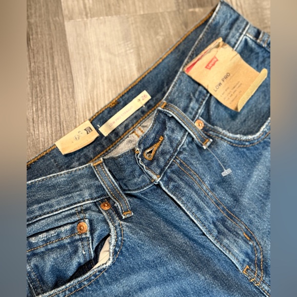 Levi's Low Pro Straight Jeans - size 26 - Picture 3 of 5